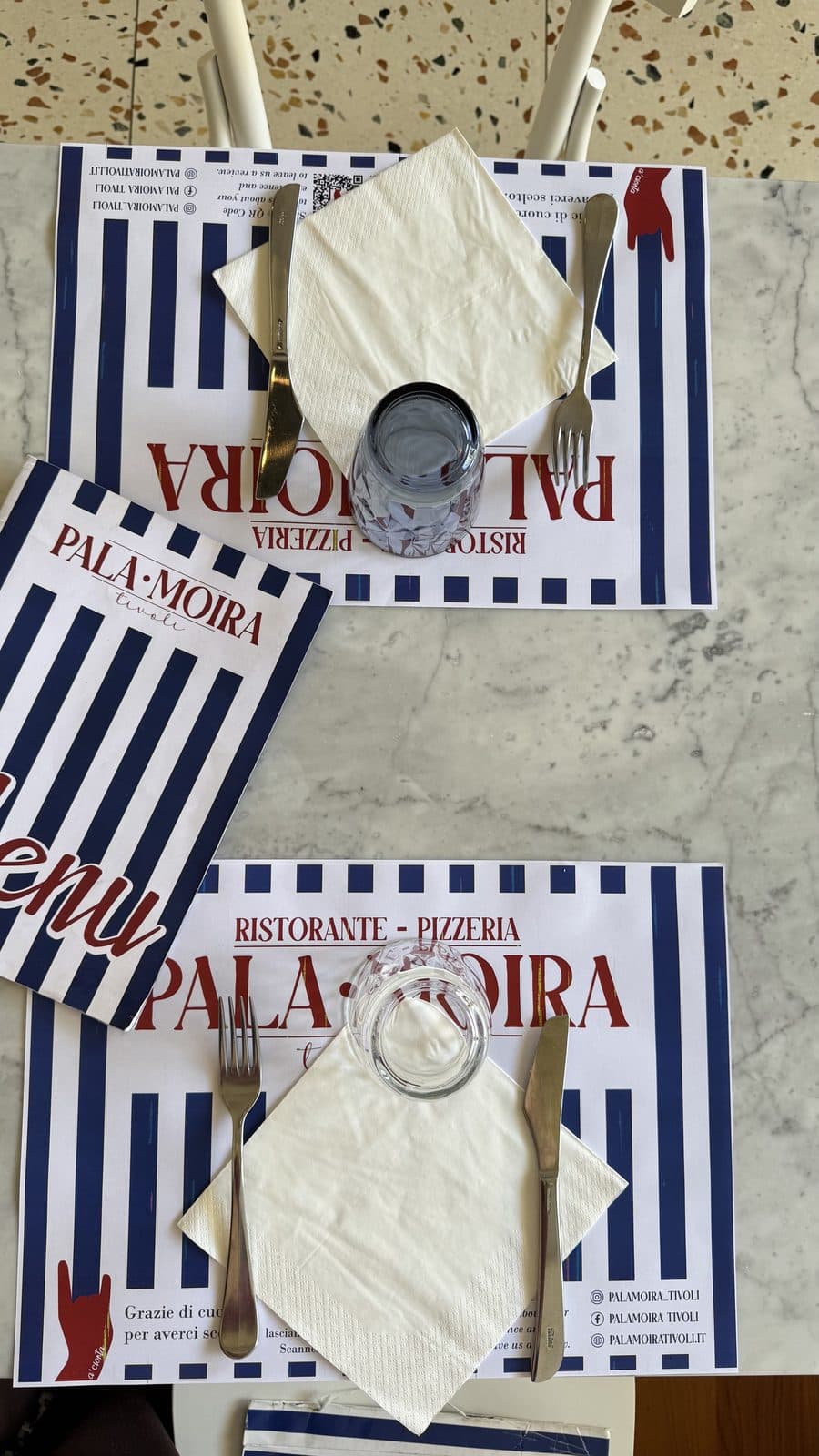 Allestimento tavola ristorante Pala Moira